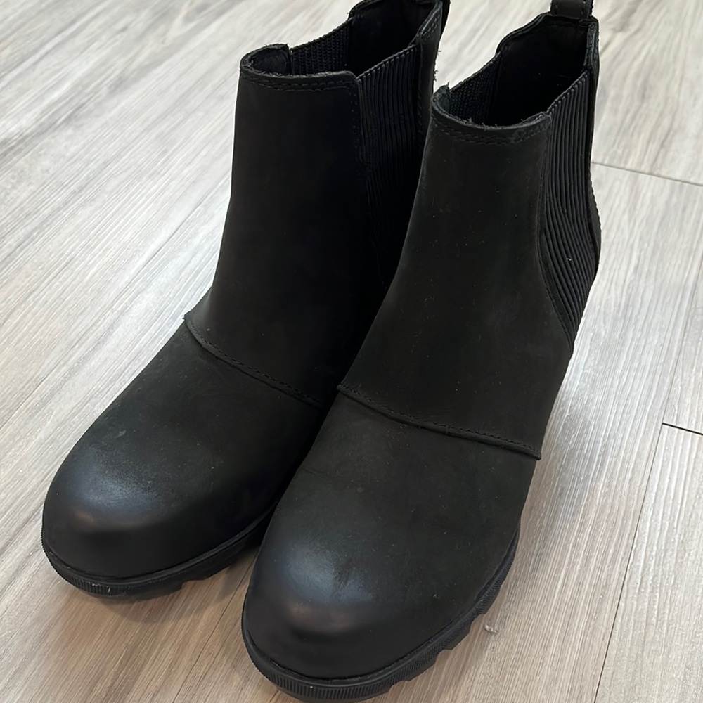 Like new Sorel Joan of Arc wedges
